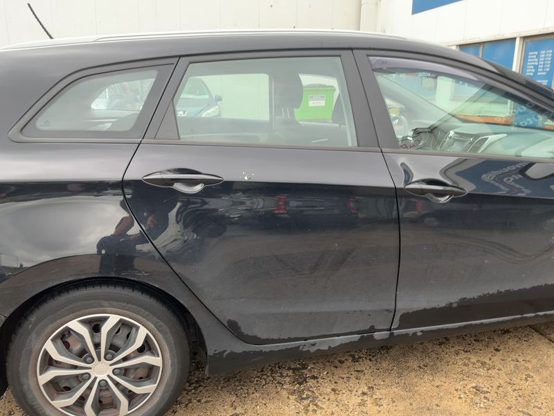 Hyundai i30 1.6 CRDi Style — zdjęcie 7