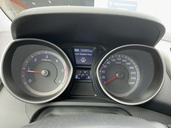 Hyundai i30 1.6 CRDi Style — zdjęcie 13