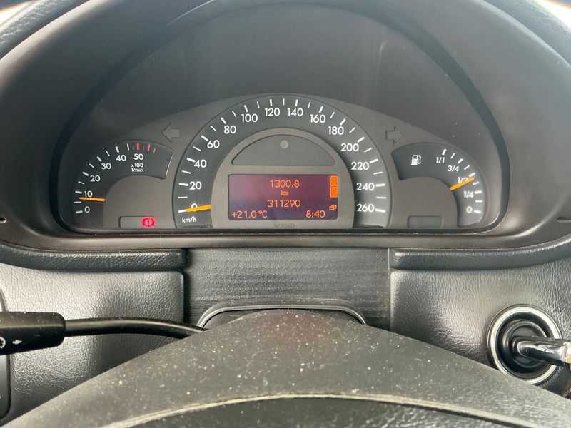 Mercedes-Benz C-Klasse C 220 CDI T Elegance — zdjęcie 13