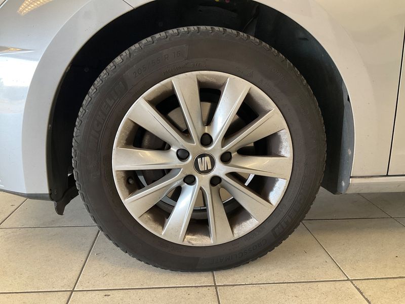 Seat Leon 1.6 TDI Style Business 2019 – снимка 3