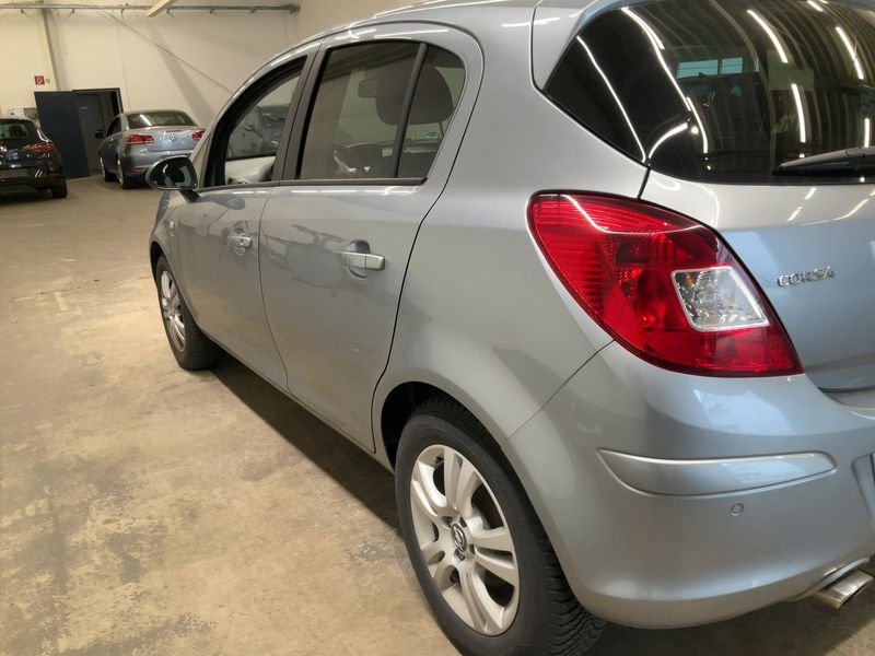 Opel Corsa 1.4 150 Jahre Opel — zdjęcie 3