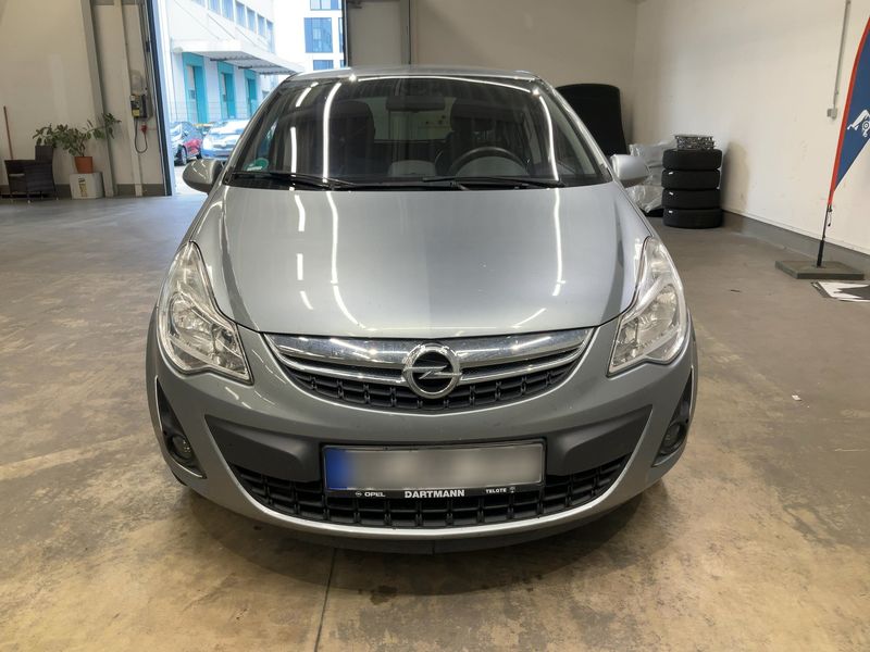Opel Corsa 1.4 150 Jahre Opel — zdjęcie 9