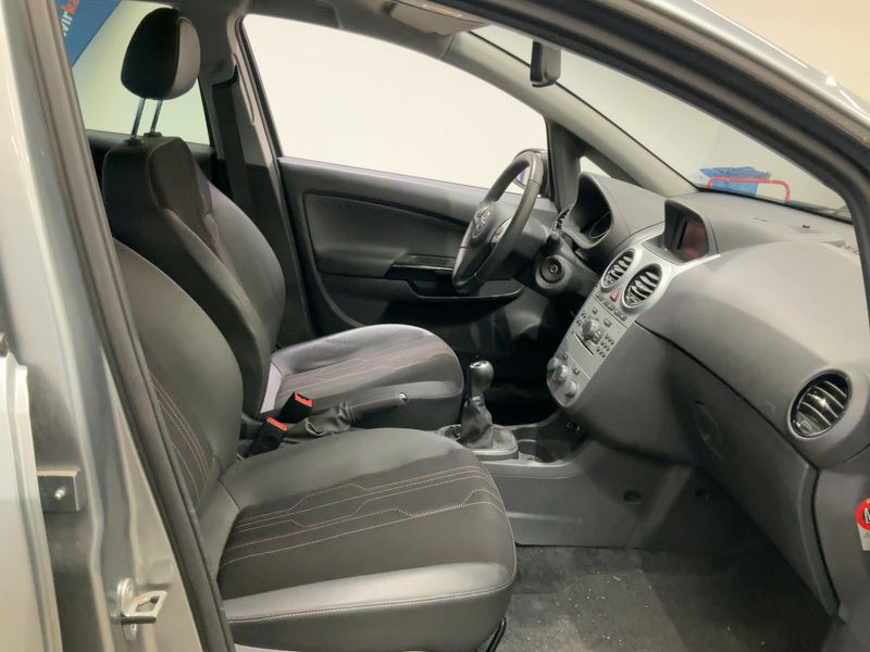 Opel Corsa 1.4 150 Jahre Opel — zdjęcie 11