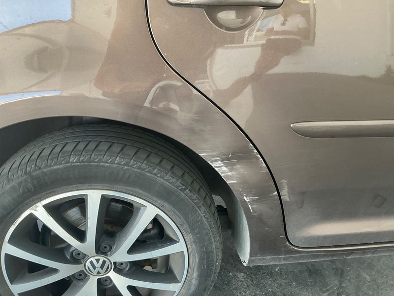Volkswagen Touran 1.6 TDI Design Edition 2011 – снимка 22