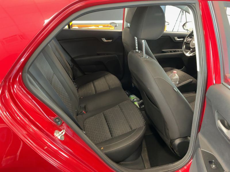 Kia Rio 1.0 TGDI Mild-Hybrid Style — zdjęcie 14
