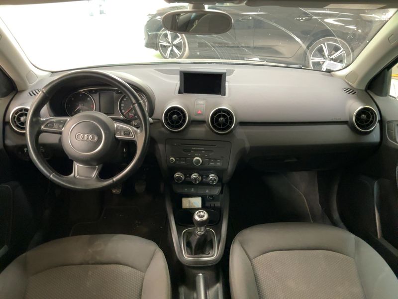 Audi A1 Sportback 1.6 TDI Attraction — zdjęcie 12