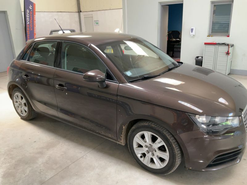 Audi A1 Sportback 1.6 TDI Attraction — zdjęcie 8