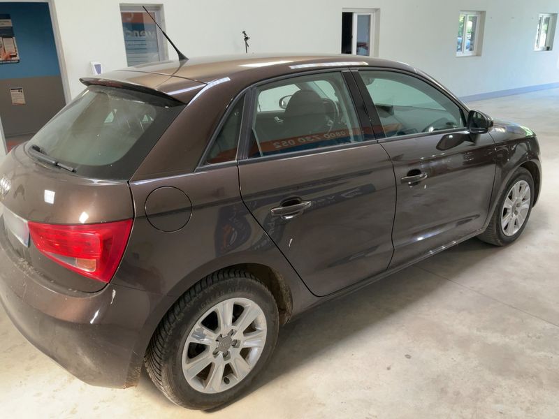 Audi A1 Sportback 1.6 TDI Attraction — zdjęcie 6