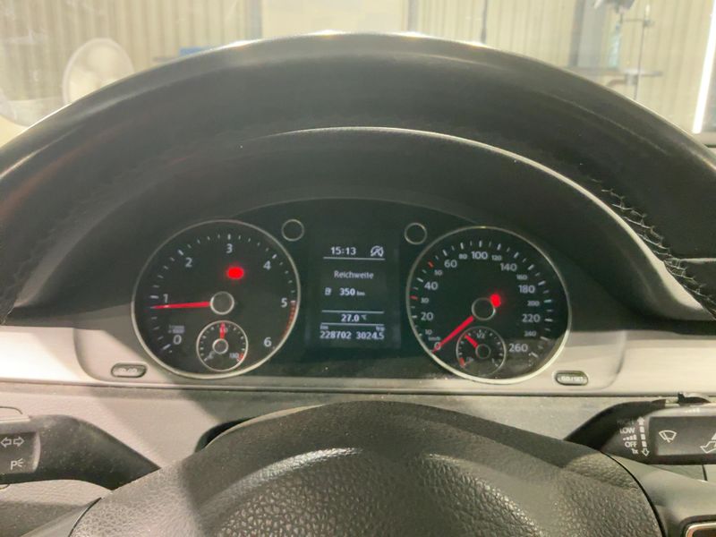 Volkswagen Passat 2.0 TDI Comfortline BlueMotion Tech — zdjęcie 13