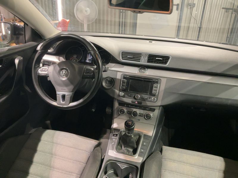 Volkswagen Passat 2.0 TDI Comfortline BlueMotion Tech — zdjęcie 12