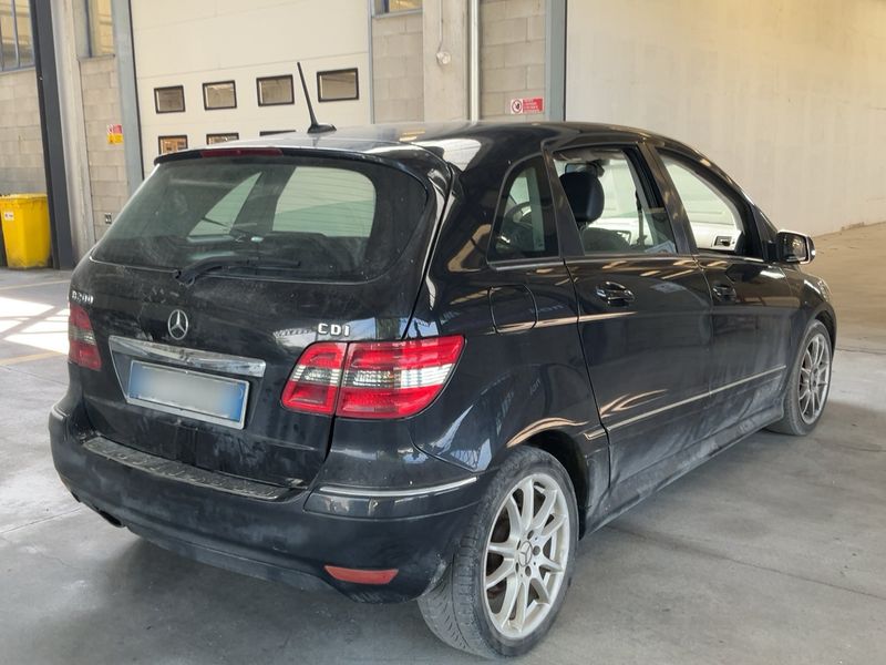 Mercedes-Benz B-Klasse B 200 CDI Standard — zdjęcie 6