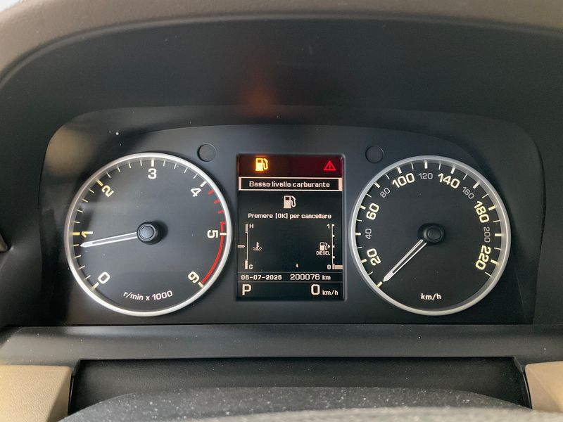 Land Rover Discovery 4 2.7 Td V6 TDV6 SE — zdjęcie 13