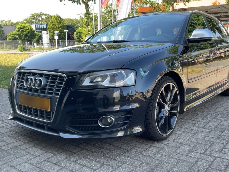 Audi S3 Sportback 2.0 TFSI quattro — zdjęcie 2