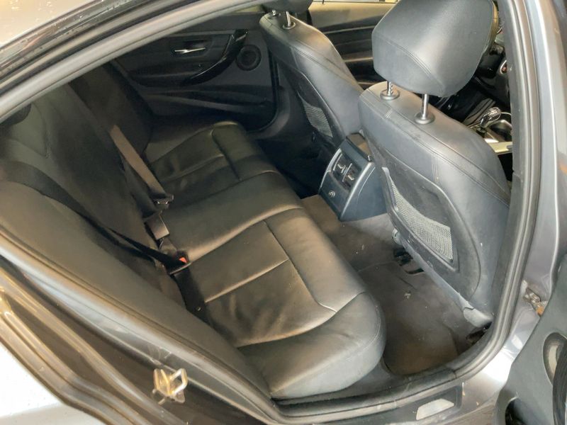 BMW 3er 330d xDrive — zdjęcie 14