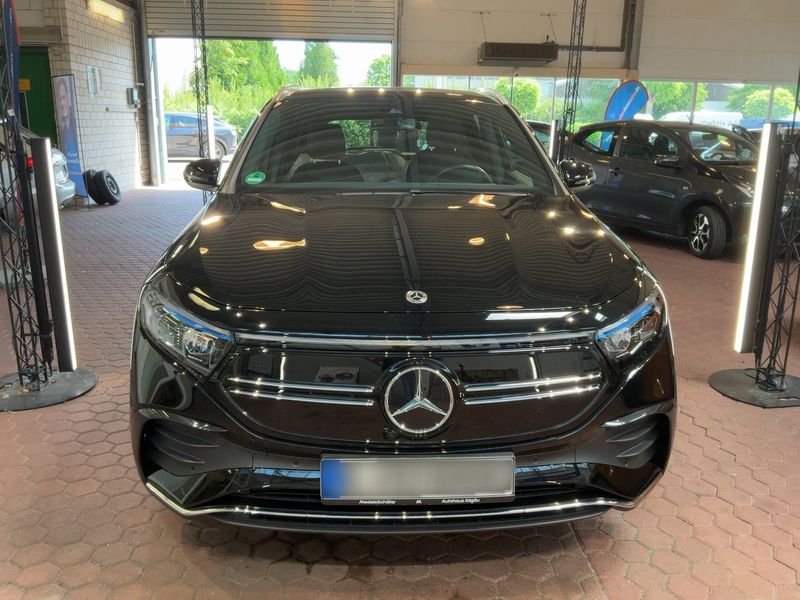 Mercedes-Benz EQA 300 4Matic AMG Line — zdjęcie 9