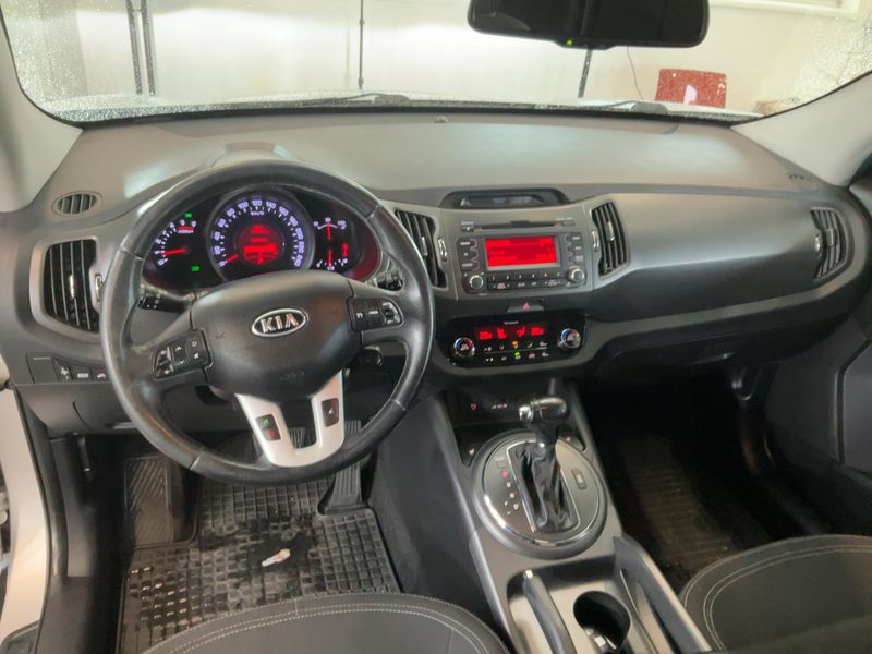 Kia Sportage 2.0 CRDi Active 4WD — zdjęcie 12