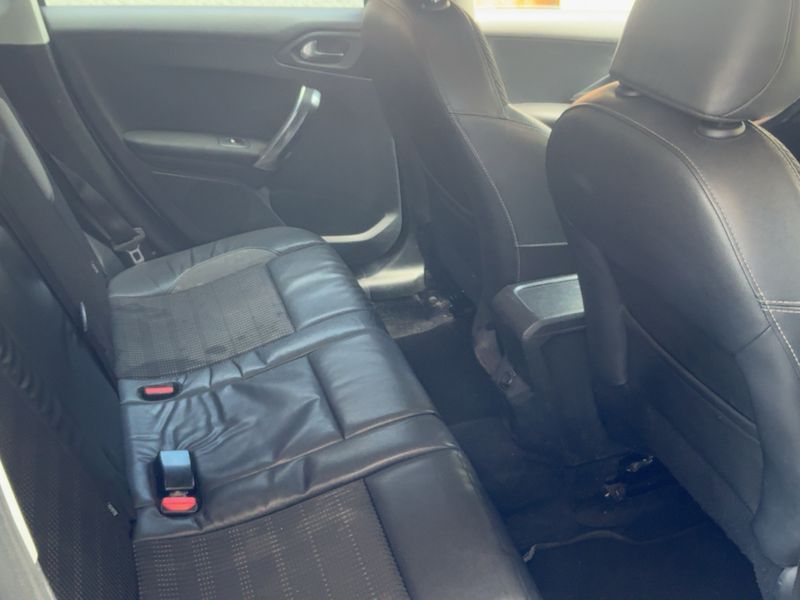 Peugeot 2008 1.6 e-HDi Allure — zdjęcie 14
