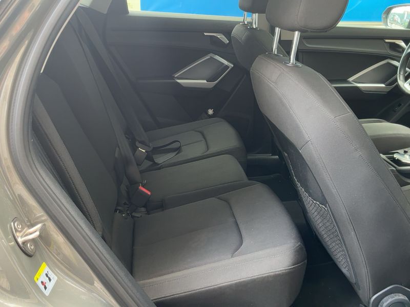 Audi Q3 Sportback 35 TDI — zdjęcie 14