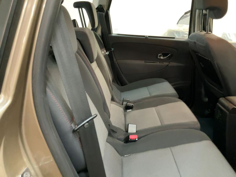 Renault Grand Scenic 1.2 TCe Energy Paris — zdjęcie 14