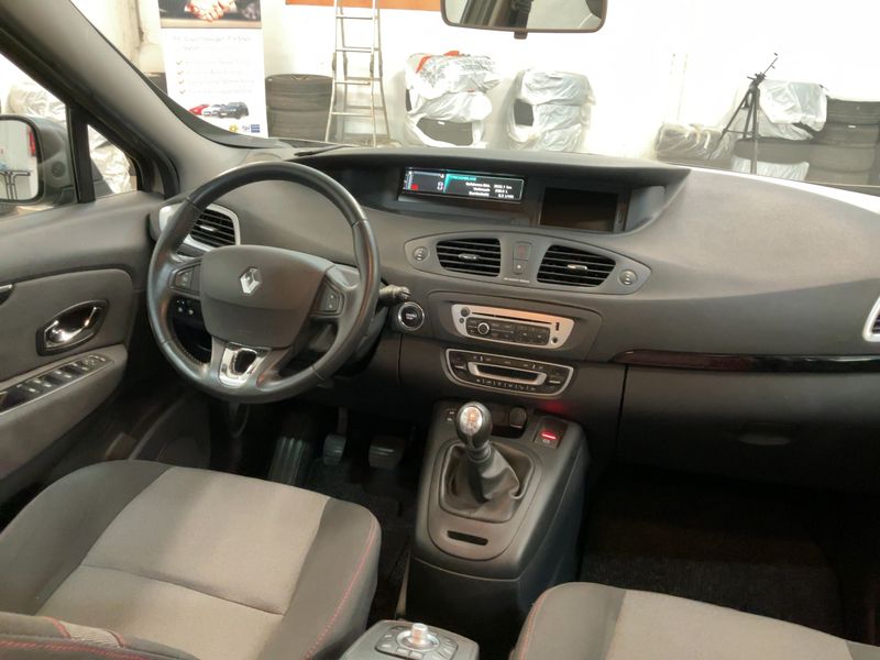 Renault Grand Scenic 1.2 TCe Energy Paris — zdjęcie 12