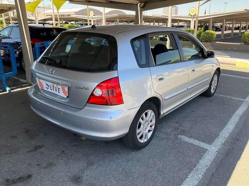 Honda Civic 1.6 VTEC ES — zdjęcie 2