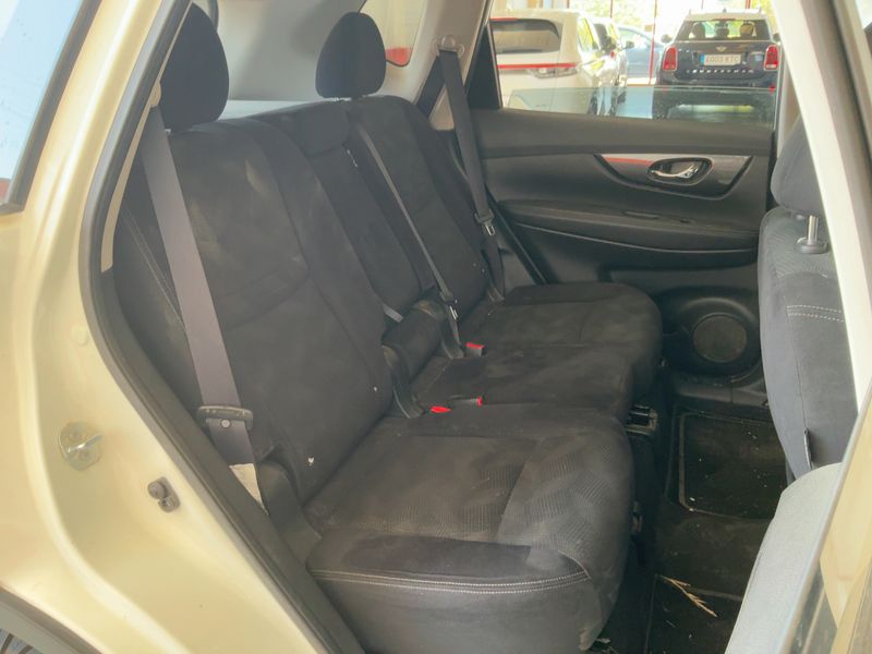 Nissan X-Trail 1.6 dCi 360 4x4 — zdjęcie 14