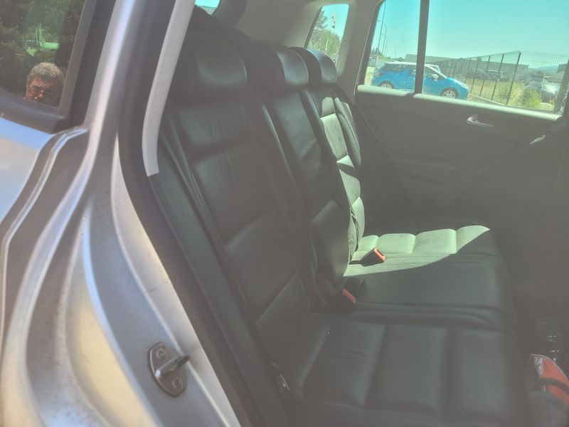 Volkswagen Tiguan 2.0 TDI Track & Field 4Motion — zdjęcie 14