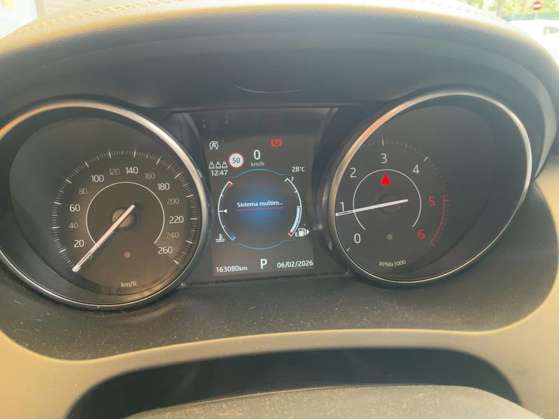 Jaguar E-Pace D240 R-Dynamic SE AWD — zdjęcie 13