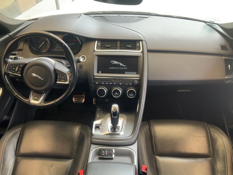 Jaguar E-Pace D240 R-Dynamic SE AWD — zdjęcie 12