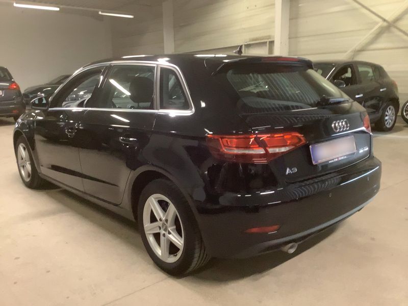 Audi A3 Sportback 1.6 TDI — zdjęcie 3