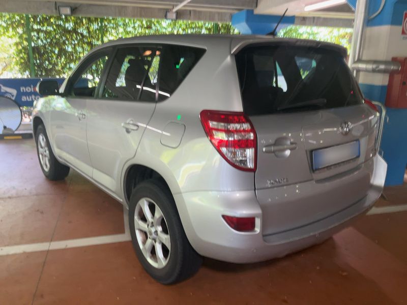 Toyota RAV 4 2.2 D-4D 2012 – снимка 6