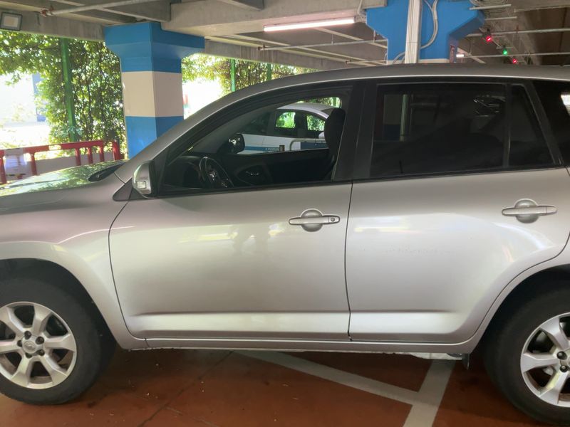 Toyota RAV 4 2.2 D-4D 2012 – снимка 4