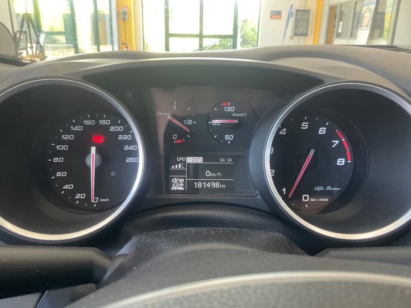 Alfa Romeo Giulietta 1.4 Turbo LPG — zdjęcie 13