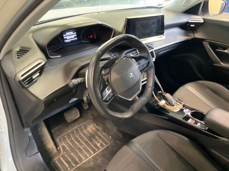 Peugeot 2008 1.2 PureTech Allure Pack 2021 – снимка 23