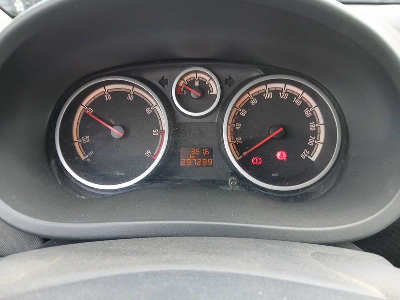 Opel Corsa 1.3 CDTI Edition — zdjęcie 12