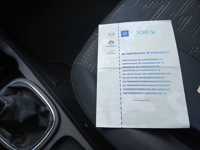 Opel Corsa 1.3 CDTI Edition — zdjęcie 16