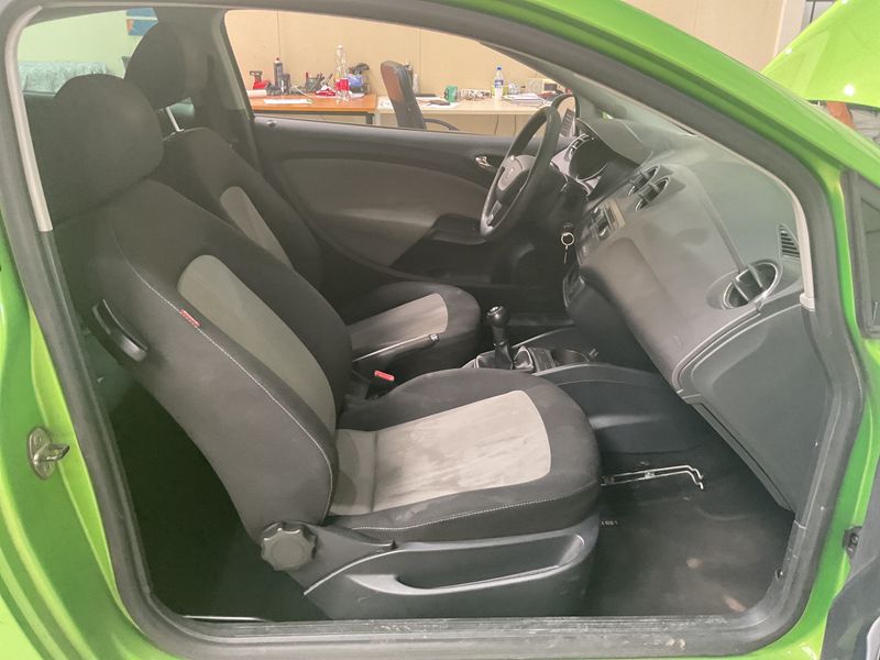 Seat Ibiza 1.6 TDI Stylance / Style 2013 – снимка 3