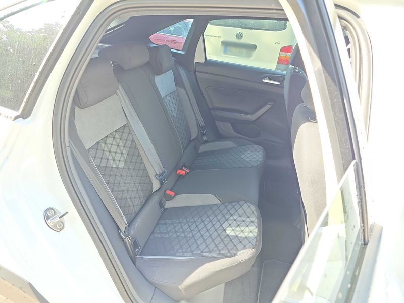 Volkswagen Taigo 1.5 TSI ACT R-Line — zdjęcie 14
