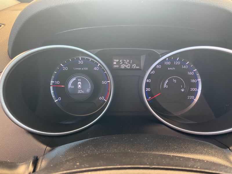 Hyundai ix35 1.7 CRDi XPossible 2WD — zdjęcie 13