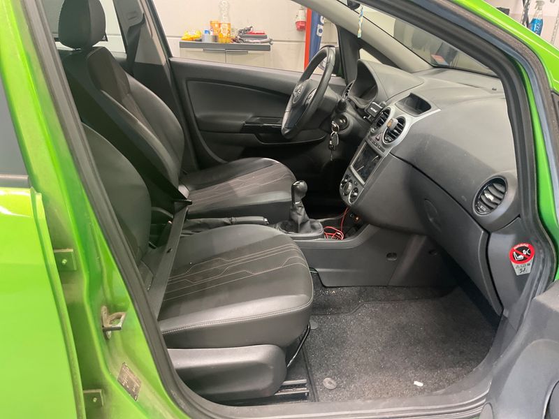 Opel Corsa 1.4 150 Jahre Opel 2012 – снимка 3