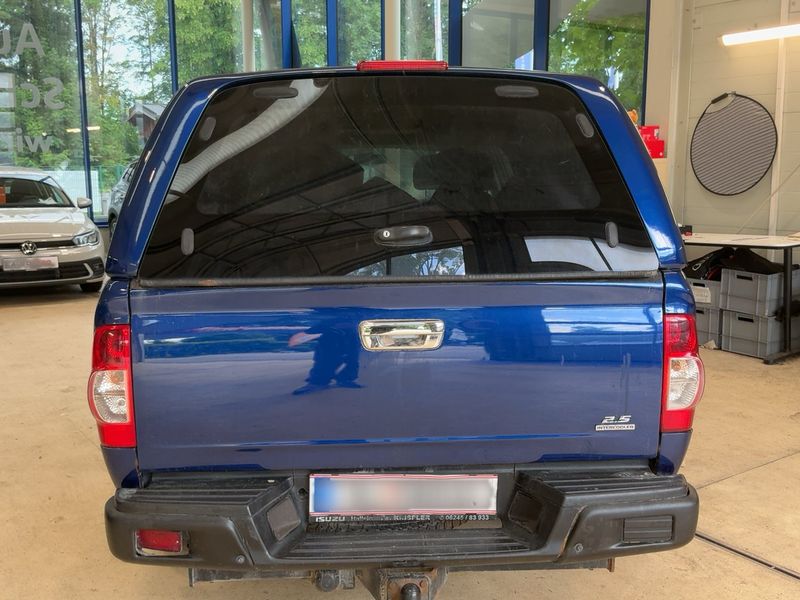 Isuzu D-MAX 2.5 Turbodiesel Double Cab Basis 4WD — zdjęcie 5