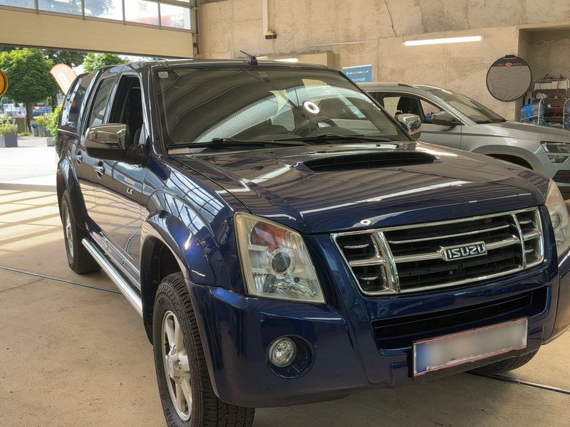 Isuzu D-MAX 2.5 Turbodiesel Double Cab Basis 4WD — zdjęcie 8