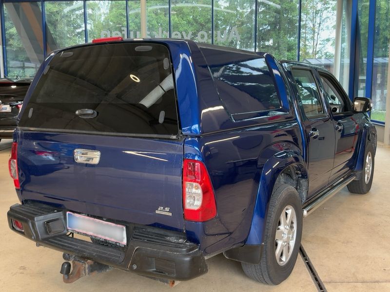 Isuzu D-MAX 2.5 Turbodiesel Double Cab Basis 4WD — zdjęcie 6
