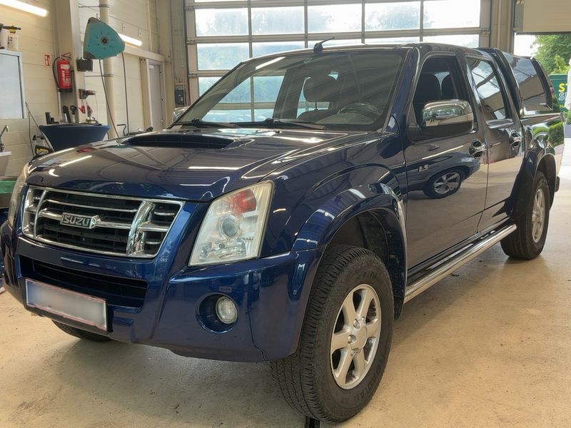 Isuzu D-MAX 2.5 Turbodiesel Double Cab Basis 4WD