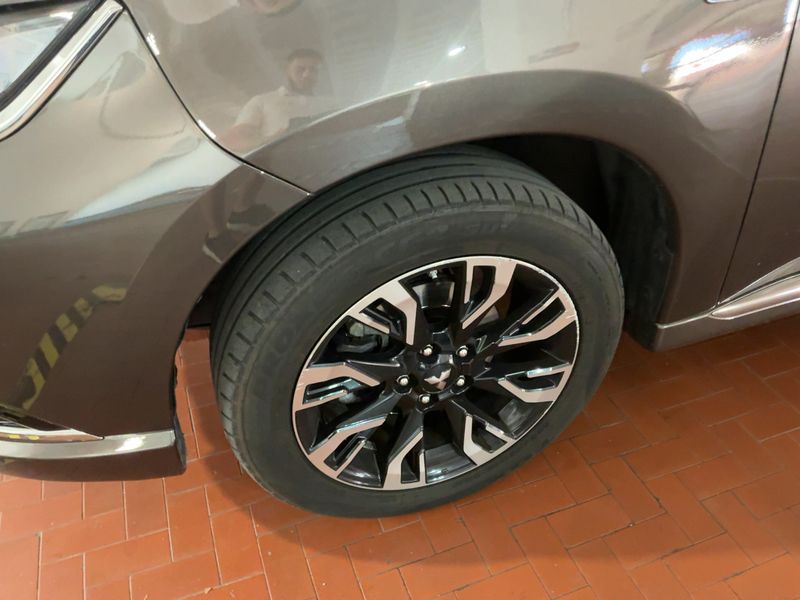 Mitsubishi Outlander 2.0 PHEV Instyle Diamond 4WD 2018 – снимка 3