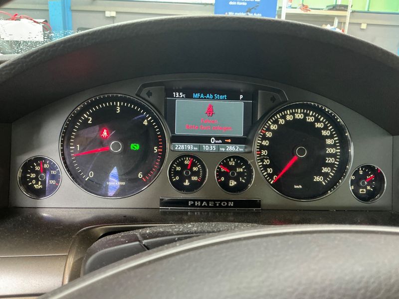 Volkswagen Phaeton 3.0 V6 TDI 4Motion — zdjęcie 13