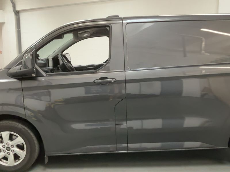 Ford Transit Custom 2.0 TDCi EcoBlue 300 L1 Limited — zdjęcie 4