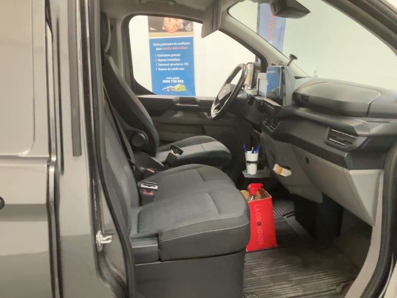 Ford Transit Custom 2.0 TDCi EcoBlue 300 L1 Limited — zdjęcie 11