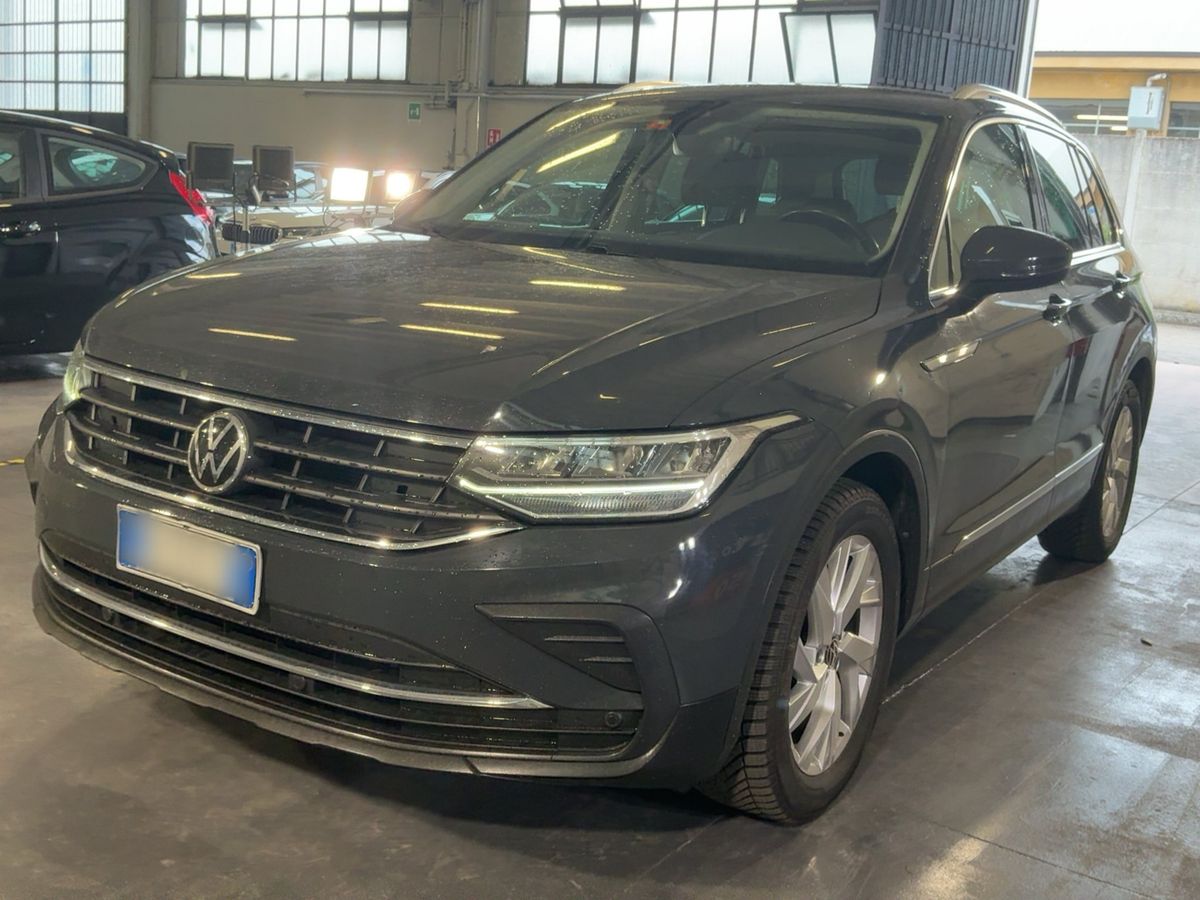 Volkswagen Tiguan 2021 — photo 1