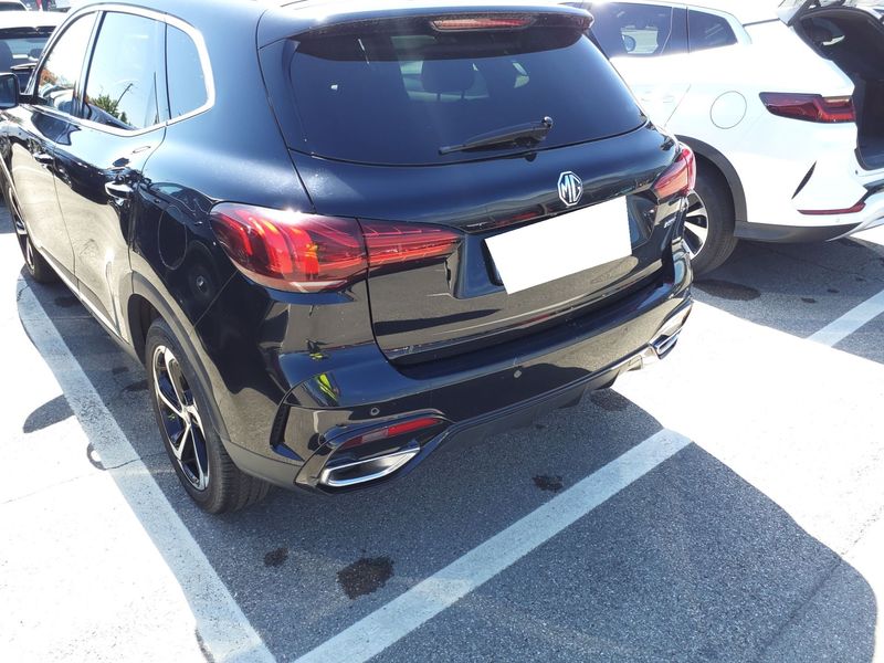 MG HS 1.5 Luxury — zdjęcie 4